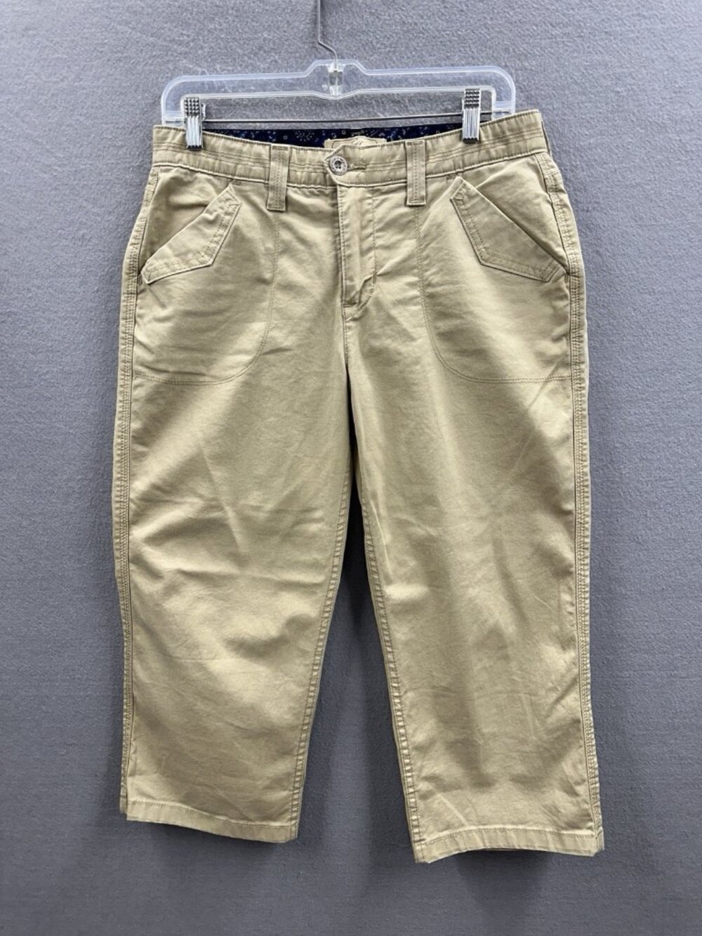 VTG Levis Womens Khaki Pants Size 10 Tan Cropped Utility Trousers Capri Stretch
